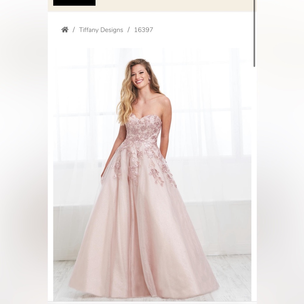 🌸 Pink Grad/Prom Dress – Excellent Condition!🌸